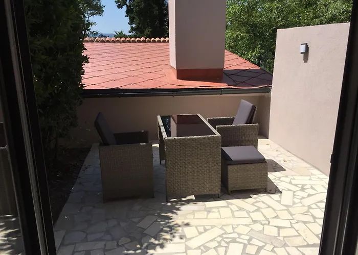 Goldy Villa