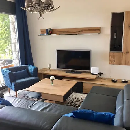 Goldy Villa